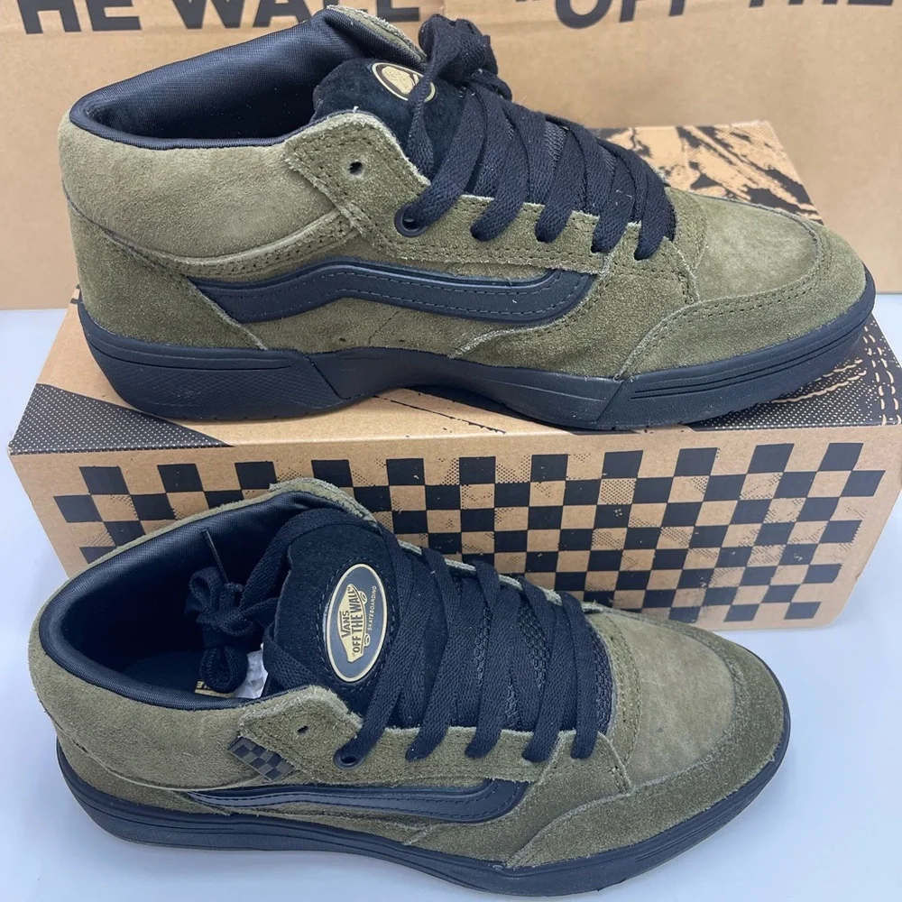 Vans Men’s Zahba Mid
Beatrice Domond Dark Olive Sneakers
VN000CBSDOL - Picture 6 of 16